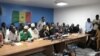 L'opposition et la société civile sénégalaises crient au "coup d'Etat constitutionnel" suite au report de la présidentielle.