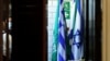 Bendera Arab Saudi dan Israel tampak berjejer di Departemen Luar Negeri di Washington, AS, 14 Oktober 2021. (Foto: REUTERS/Jonathan Ernst)