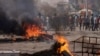 Des manifestants sénégalais protestent contre le report de l'élection présidentielle du 25 février, à Dakar, au Sénégal, le 9 février 2024.