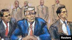 Рисунок із суду, колишній президент США Дональд Трамп з адвокатами Тоддом Бланшом та Джоном Лором під час явки до суду 3 серпня 2023 року