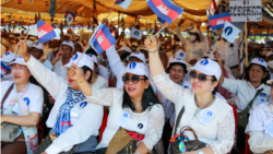 ព័ត៌មាន​ពេល​ព្រឹក ១៤ កុម្ភៈ៖ អ្នកគាំទ្រ​បក្ស​ភ្លើងទៀន​ចង់​ឃើញ​ជ័យ​ជម្នះ​ក្នុង​ការបោះឆ្នោត​​