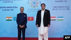 ভারতের পররাষ্ট্রমন্ত্রী সুব্রহ্মণ্যম জয়শঙ্কর এবং পাকিস্তানের পররাষ্ট্রমন্ত্রী বিলাওয়াল ভুট্টো জারদারি ভারতের দক্ষিণ গোয়ায় বৈঠক করেছেন। ছবি- ভারতীয় পররাষ্ট্র মন্ত্রণালয় ৫ মে, ২০২৩।
