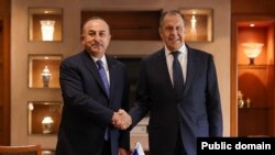 Mövlud Çavuşoğlu və Sergey Lavrov (Foto Rusiya Xarici İşlər Nazirliyinindir)