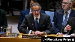 За словами гендиректора МАГАТЕ Рафаеля Гроссі пряма атака на ЗАЕС 7 квітня створює небезпечний прецедент успішного націлювання на захисну оболонку реактора