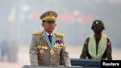 စစ်ခေါင်းဆောင် ဗိုလ်ချုပ်မှူးကြီး မင်းအောင်လှိုင် (ယခင်ပုံဟောင်း)
