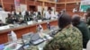 Fin de la réunion du Comité des chefs d'état-majors de la Cédéao sur la situation au Niger, à Abuja, le 4 août 2023. (VOA/Gilbert Tamba)