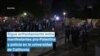 Sigue enfrentamiento entre manifestantes pro-Palestina y policía en la universidad de California