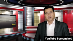 পাকিস্তানের টিভি সাংবাদিক ইমরান রিয়াজ খানকে ২০২১ সালের ১৪ আগস্টে প্রকাশিত ইউটিউব পোস্টে দেখা যাচ্ছে (ফাইল ছবি)

