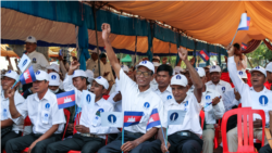 ព័ត៌មានពេលរាត្រី ៧ ឧសភា៖ ណបក្ស​ប្រឆាំង​សង្ឃឹម​លើ​សំឡេង «គាំទ្រ​លាក់​មុខ» នៅ​ក្នុង​ការ​បោះឆ្នោត​ជាតិ​ខាង​មុខ