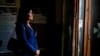 Carla Segovia, seorang transpuan dari Argentina, berjalan keluar dari Gereja Paroki Beata Vergine Immacolata di Torvaianica, Italia, pada 16 November 2023. (Foto: AP/Andrew Medichini)