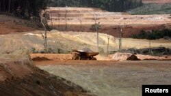 Tambang emas yang terletak di distrik Sipaliwini, Suriname, dalam foto yang diambil pada 7 Oktober 2016. (Foto: Reuters/Ranu Abhelakh)