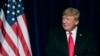 Mantan Presiden AS Donald Trump naik ke panggung di Las Vegas, 8 Juli 2022. (Foto: AFP)