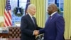 Président Joe Biden ya Etats-Unis ayambi président Félix Tshissekedi na ndako na ye ya mosala na Maison Blanche, na Washington DC, 16 décembre 2022. (Présidence ya RDC)