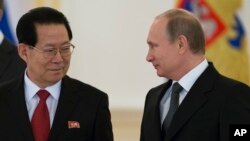 Путін з послом КНДР