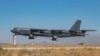Máy bay B52H Stratofortress mang theo vũ khí phản ứng nhanh phóng từ máy bay (ARRW).