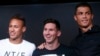 Neymar, Lionel Messi et lristiano Ronaldo lors d’une conférence de presse à Zurich, Suisse, 11 janvier 2016.