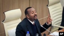 Perdana Menteri Ethiopia Abiy Ahmed menyampaikan pidato dihadapan para anggota parlemen Ethiopia di Addis Ababa, Ethiopia Thursday, pada 7 Juli 2022. (Foto: AP)