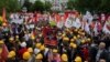 Recep Tayyip Erdoğan'ın Başbakan olarak geçen Mayıs'ta ziyaret ettiği Köln'de protesto gösterisi düzenleyen Türkiye Alevileri