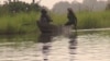 Des pecheurs sur le lac Tchad, Tagal, Tchad, le 24 avril 2017 (VOA / Nicolas Pinault)