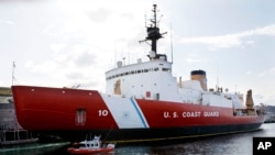 Криголам Берегової охорони США Polar Star, пришвартований біля доку в Сіетлі. AP Photo/Elaine Thompson