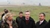 Alman Savunma Bakanı Thomas de Maiziere(ortada) geçen ay Kahramanmaraş'ta Alman birliklerini ziyaret ederken