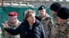 Başbakan Angela Merkel Afganistan'da görev yapan Alman birliklerini ziyaret ederken