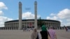 Oy kullanma işlemleri Büyükelçilikler ve Başkonsolosluklar gibi temsilcilik binalarında yapılacak. Ancak Almanya, Fransa ve Hollanda gibi Türklerin yoğun olarak yaşadığı ülkelerde ek bina kiralama yoluna gidilmesine karar verildi.