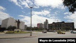 A estátua de Samora Machel na Praça da Independência em Maputo. Moçambique Setembro 2014