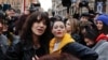 Rose McGowan fustige la "comédie" féministe de Natalie Portman aux Oscars