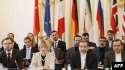 Учасники нарад щодо громадянської війни в Сирії