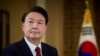 El presidente de Corea del Sur, Yoon Suk Yeol, habla durante una entrevista con KBS en la Oficina Presidencial en Seúl, Corea del Sur, el 4 de febrero de 2024. [Foto: Oficina Presidencial/Folleto vía Ruters]