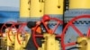 Архівне фото: газопровід "Ямал-Європа", Білорусь. 2006 рік (Photo by VIKTOR DRACHEV / AFP)