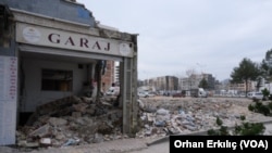 Depremde yıkılan Isias Otel binasında 72 kişi hayatını kaybetti.