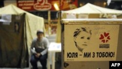 Адвокат: Тимошенко не може пересуватися самостійно