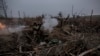 Український військовослужбовець 24-ї окремої механізованої бригади вдосконалює тактику на полігоні в Донецькій області, Україна, п'ятниця, 29 листопада 2024 року.