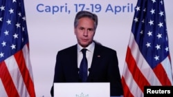 အီတလီနိုင်ငံ Capri ကျွန်းမှာကျင်းပတဲ့ G7 နိုင်ငံခြားရေးဝန်ကြီးများ အစည်းအဝေးမှာတွေ့ရတဲ့ အမေရိကန်နိုင်ငံခြားရေးဝန်ကြီး Antony Blinken။