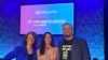 En esta foto de marzo de 2023, distribuida por la Sloan Sports Analytics Conference, posan de izquierda a derecha Jessica Gelman, Sue Bird y Daryl Morley, tras la entrega de un premio a la segunda en Boston 