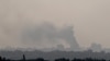 El humo se eleva desde el interior de Gaza, en medio del conflicto en curso entre Israel y el grupo islamista palestino Hamás, visto desde Sderot, Israel, el 4 de febrero de 2024.
