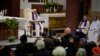 El papa Francisco lee su homilía en la iglesia de San Pío V de Roma, el 8 de marzo de 2024.