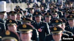 2014年3月中国军队代表走向人大会堂参加人大会议