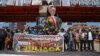 ARCHIVO: Peruanos protestan al cumplirse un año de las manifestaciones contra la presidenta Dina Boluarte, en Juliaca, Perú, el 9 de enero de 2024.