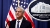 Jaksa Agung AS Merrick Garland mengumumkan penunjukan Jack Smith sebagai penasihat khusus penyelidikan mantan presiden Donald Trump, di ruang rapat Departemen Kehakiman AS di Washington, AS, 18 November 2022. (Foto: REUTERS/Evelyn Hockstein)
