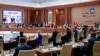 Perdana Menteri India Narendra Modi muncul di layar saat menghadiri "Sesi II: Satu Keluarga" pada KTT G20 di New Delhi, India, 9 September 2023. (Foto: AP/Evelyn Hockstein/Pool)