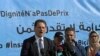 Le commissaire général de l'UNRWA, Pierre Kraehenbuehl, à gauche, donne une conférence de presse pour lancer une campagne mondiale de soutien à l'UNRWA, à l'école préparatoire de filles de l'UNRWA à Rimal dans la ville de Gaza, le 22 janvier 2018.