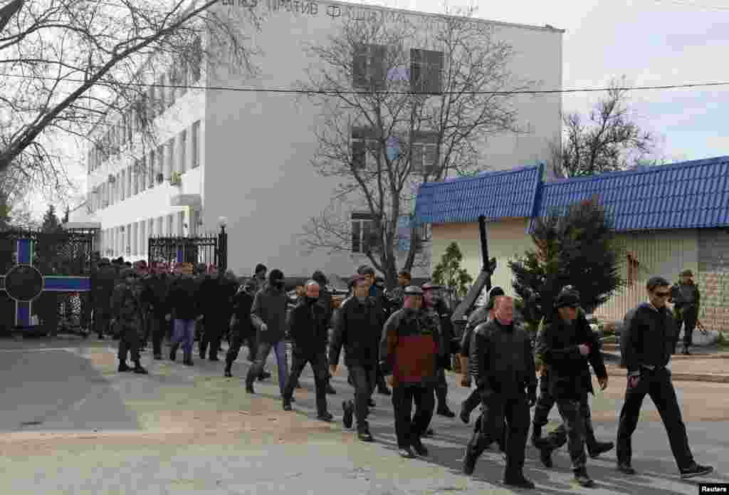 Кримська "самооборона" у Севастополі.