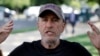 El comediante Jon Stewart concede una entrevista con los periodistas en Washington, EEUU, el 28 de julio de 2022.