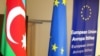 Avropa İttifaqı və Azərbaycanın bayraqları (Mənbə: VOA)