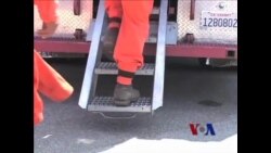 美国加州服刑人员参加灭火
