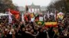 Binlerce Kürt, Berlin'de düzenlenen gösteride Türk hükümetinin PKK'yla yürüttüğü barış sürecine destek çağrısı yaptı ve Almanya'dan PKK'ya uyguladığı yasağı kaldırmasını istedi