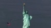 Mutum-mutumin da ake kira Statue of Liberty a Amurka, wanda wuri ne da Amurka take tunkaho da shi. 
